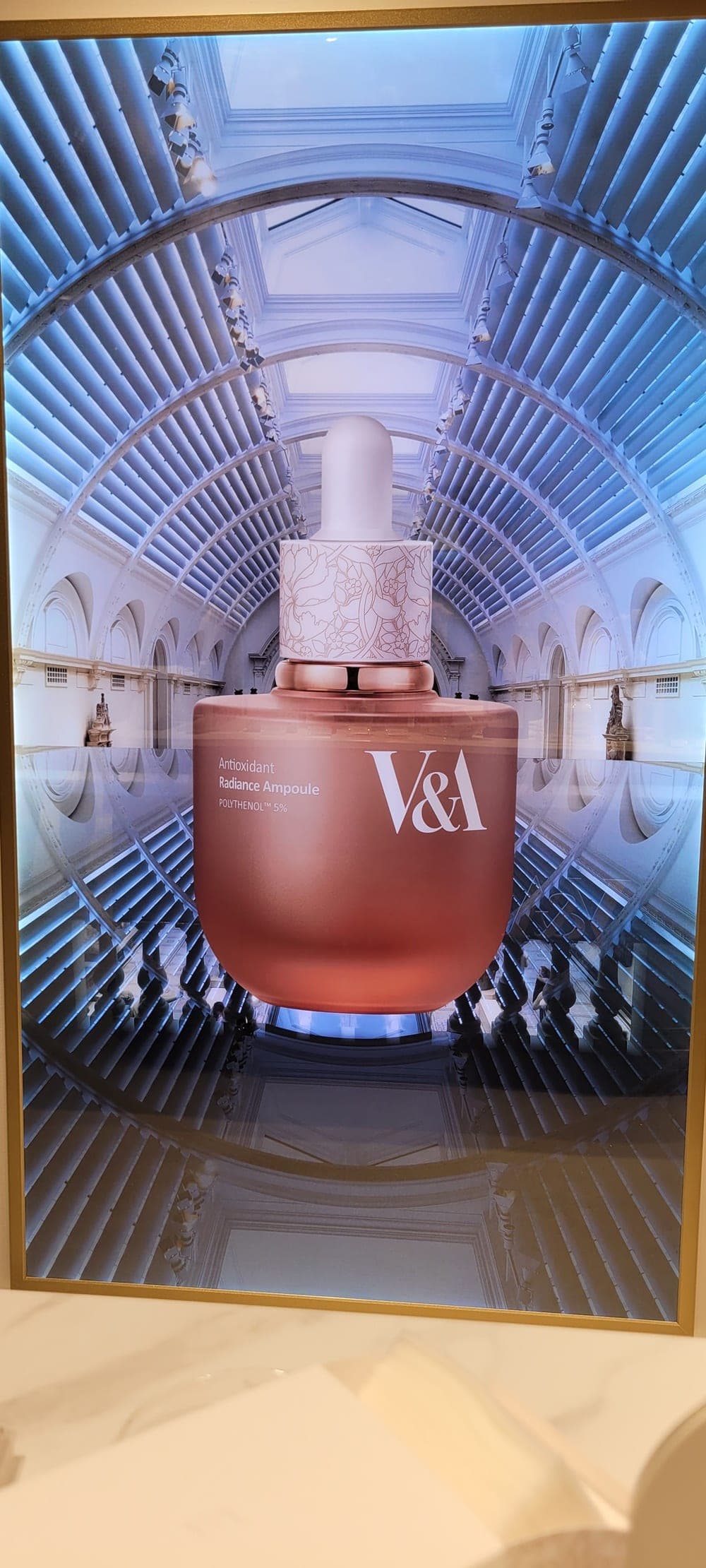 V&A 브이앤에이 롯데백화점 팝업스토어